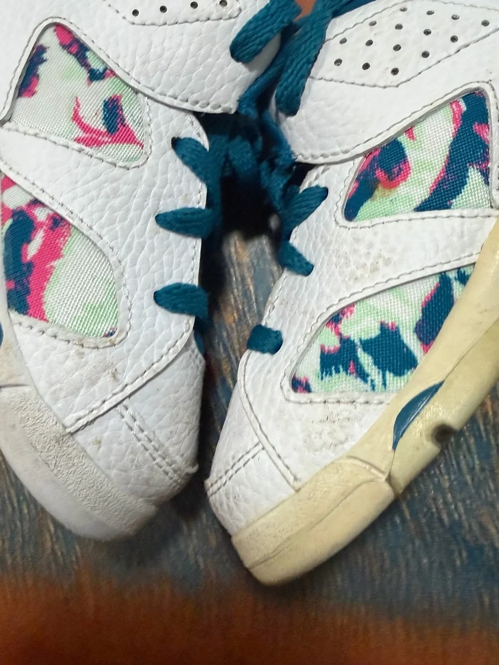 Air Jordan 6 Retro White Sneakers White laser Fuschia Green Abyss Pattern sz 7C